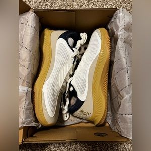 Size M 6.5, W 8 RAD Global CrossFit shoes